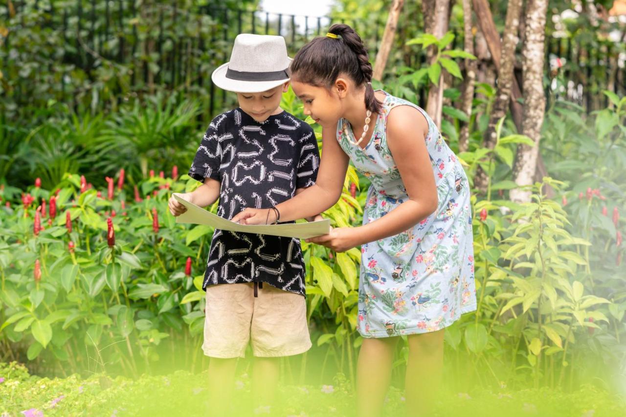 Jw Marriott Khao Lak Resort And Spa Εξωτερικό φωτογραφία Children at the National Museum of Natural History