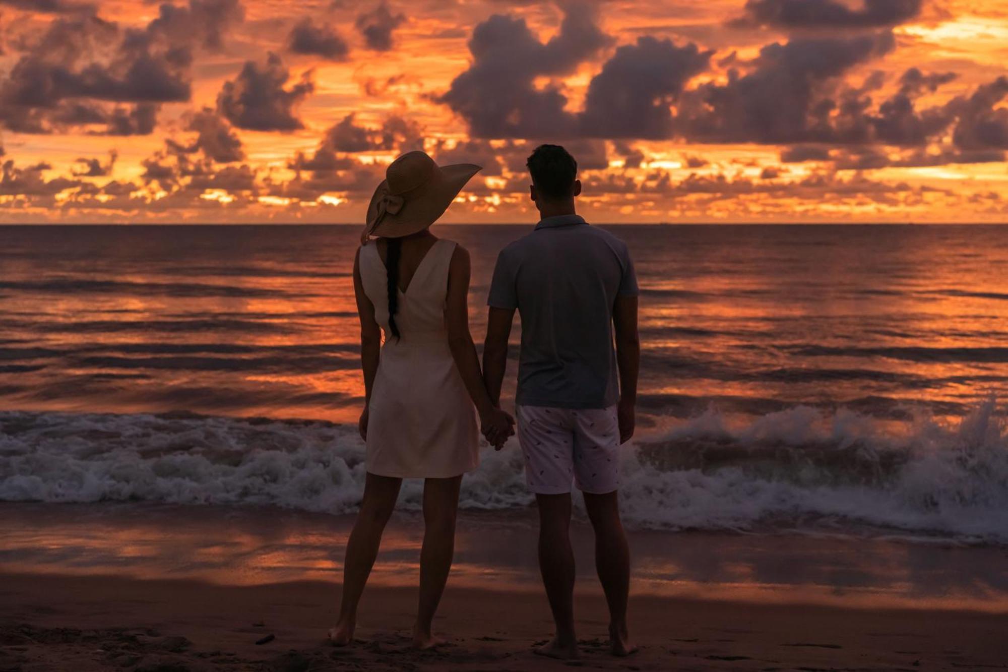 Jw Marriott Khao Lak Resort And Spa Εξωτερικό φωτογραφία Sunset at the beach